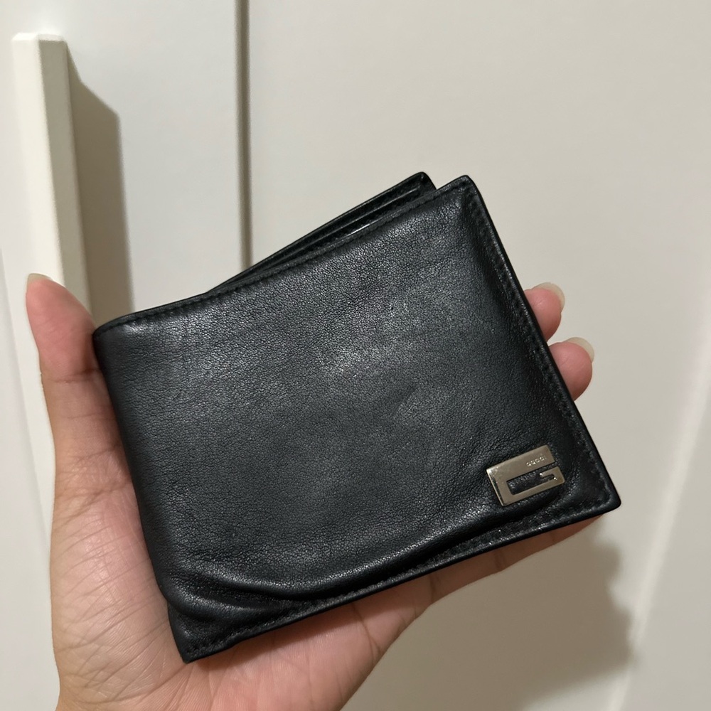 Gucci G leather bifold wallet
